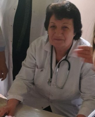 75 yaşlı pediatr: “Tibb bacısı ilə birlikdə qapı-qapı gəzib valideynləri təşviq edirdik” - MÜSAHİBƏ + FOTO