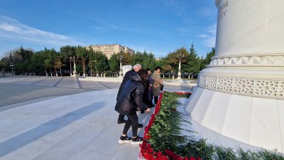 Polimer Materialları İnstitutunda Ümummilli Lider Heydər Əliyevin  anım gününə həsr olunan iclas keçirilib