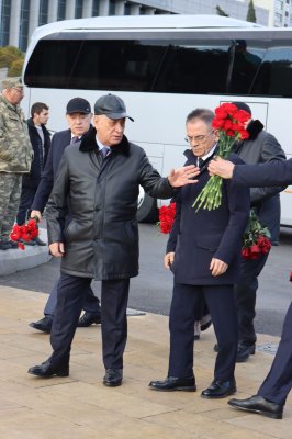 Generallar Şəhidlər Xiyabanında - Foto, Video