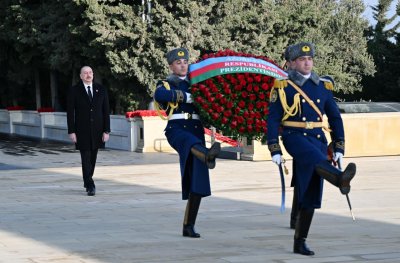 Prezident İlham Əliyev Şəhidlər xiyabanında