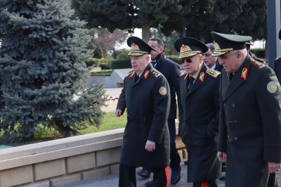 Fövqəladə Hallar Nazirliyi və Baş Prokurorluq Şəhidlər xiyabanında