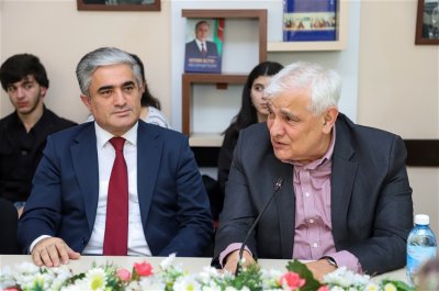ADU-da “Vətən müharibəsi tarixi. Şəxsiyyət faktoru” adlı kitabın fransız və urdu dillərində tərcümələrinin təqdimatı olub