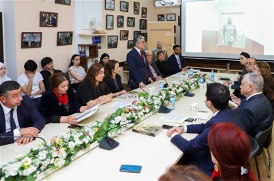 ADU-da “Vətən müharibəsi tarixi. Şəxsiyyət faktoru” adlı kitabın fransız və urdu dillərində tərcümələrinin təqdimatı olub