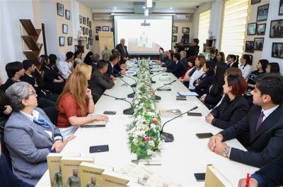 ADU-da “Vətən müharibəsi tarixi. Şəxsiyyət faktoru” adlı kitabın fransız və urdu dillərində tərcümələrinin təqdimatı olub