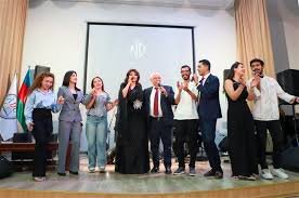 ADU-da Xalq artisti Nazpəri Dostəliyeva ilə görüş keçirilib ADU-da Xalq artisti Nazpəri Dostəliyeva ilə görüş keçirilib