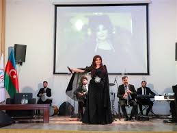 ADU-da Xalq artisti Nazpəri Dostəliyeva ilə görüş keçirilib ADU-da Xalq artisti Nazpəri Dostəliyeva ilə görüş keçirilib