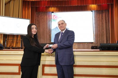 BDU və YAP-ın birgə təşkilatçılığı ilə “Ulu Öndər Heydər Əliyevin siyasi irsi: qüdrətli dövlətin əsasları” mövzusunda konfrans keçirilib