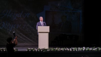 Gənclərin iştirakı ilə “Heydər Əliyev-102” adlı ədəbi-bədii tədbir təşkil edilib