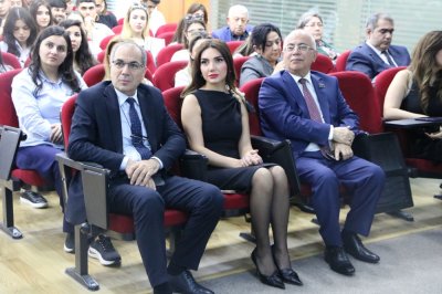 Azərbaycan Universitetində Ümummilli Lider Heydər Əliyevin anadan olmasının 102-ci ildönümü qeyd edilib