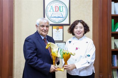 ADU-nun rektoru Çinin ölkəmizdəki səfiri ilə görüşüb