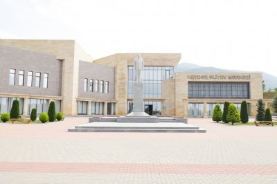 Mingəçevir Dövlət Universitetinin Elmi Şurasının Şəkidə iclası keçirilib: Tələbələrə əlavə təqaüdlərin verilməsi və differensial əmək haqqı sisteminə keçidlə bağlı qərarlar qəbul edilib
