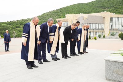 Mingəçevir Dövlət Universitetinin Elmi Şurasının Şəkidə iclası keçirilib: Tələbələrə əlavə təqaüdlərin verilməsi və differensial əmək haqqı sisteminə keçidlə bağlı qərarlar qəbul edilib