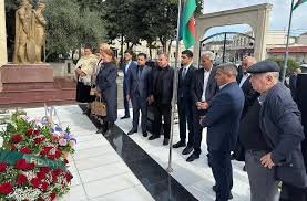 BDU-nun şəhid məzunu Nicat Əhmədovun məzarı ziyarət olunub