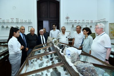 ADNSU-da Türkiyə və ABŞ universitetlərinin professorları ilə görüş keçirilib - FOTOLAR ADNSU-da Türkiyə və ABŞ universitetlərinin professorları ilə görüş keçirilib - FOTOLAR
