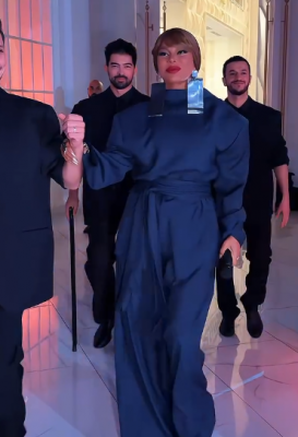 Aygün Kazımova görünüşü ilə TƏƏCCÜBLƏNDİRDİ