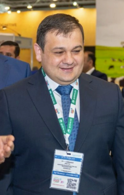 Nazir direktoru işdən çıxardı (FOTO)