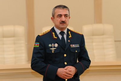 34 yaşında general olub, 32 orden-medalı var