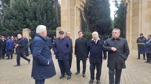 Dövlət və hökumət rəsmiləri Fəxri xiyabanı ziyarət ediblər