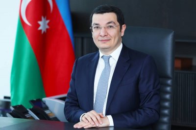 İqtisadiyyat Nazirinin müavinləri harada təhsil alıblar? 