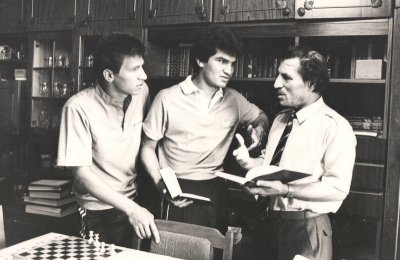 ŞƏRƏFLİ ÖMÜR, UNUDULMAZ İNSAN