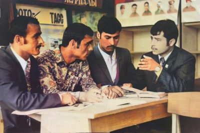 Öz zəngin təcrübəsini cavan həmkarları ilə səxavətlə bölüşürdü