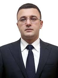 Heydərovun işdən çıxarılan müavini haqda maraqlı FAKTLAR: Hərbi rütbəsi yoxdur,kürəkəni də bu nazirin MÜAVİNİDİR   