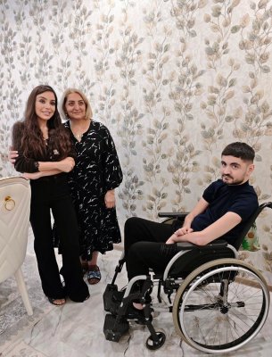 Leyla Əliyeva Vətən müharibəsi qazisini ziyarət etdi - FOTO