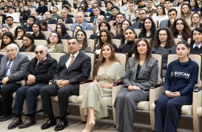 Arzu Əliyeva Bakı Ali Neft Məktəbində 