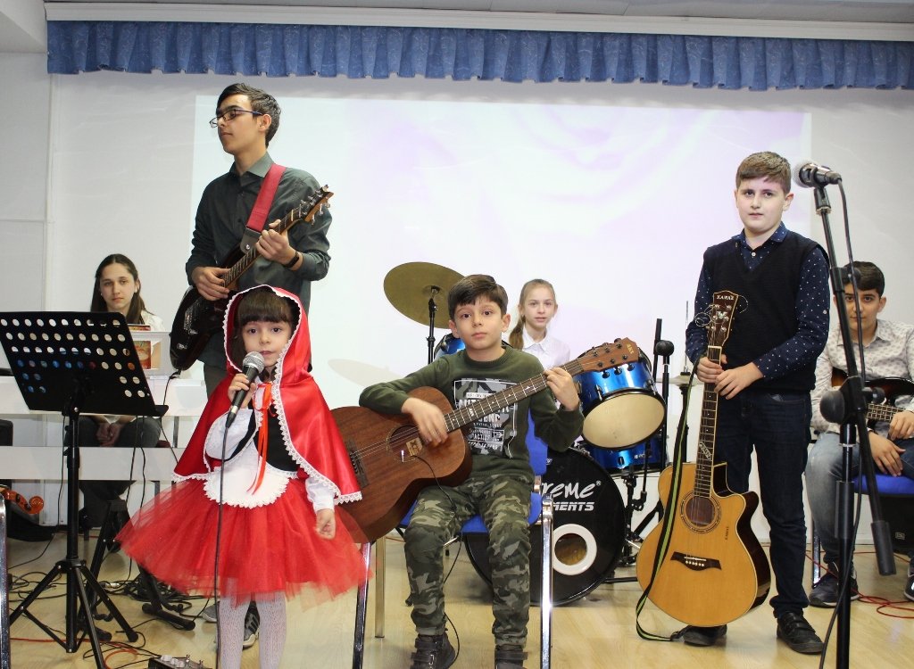 “Dostluq” mədəniyyət evinin uşaqlardan ibarət “Start” estrada qrupu Rusiya İnformasiya və Mədəniyyət Mərkəzində konsert təşkil edib