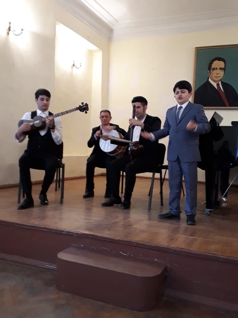 Abşeron rayon Xırdalan şəhər 11 illik musiqi məktəbinin şagirdləri Sumqayıt ...