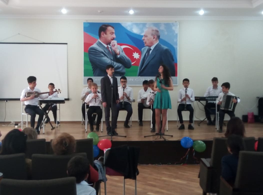 Abşeron rayon Xırdalan şəhər 11 illik musiqi məktəbinin kollektivinin konse ...