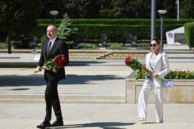 Prezident və birinci xanım Həzi Aslanovun məzarını ziyarət edib