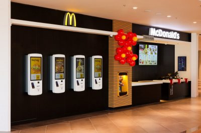 “Crescent Mall”da yeni “McDonald's” restoranının açılışı oldu - FOTO