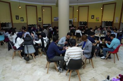 NDU-nun rektoru Elbrus İsayev tələbələrlə iftar süfrəsi ətrafında görüşüb