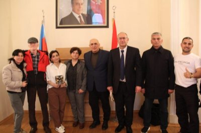 Pünhan Şükürün yeni kitabının “imza günü” keçirilib