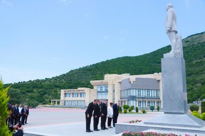 Şəkidə Xalq şairi Bəxtiyar Vahabzadənin anadan olmasının 100 illiyinə həsr olunmuş Beynəlxalq konfransın açılış tədbiri keçirilib