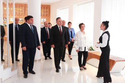 Şəkidə Xalq şairi Bəxtiyar Vahabzadənin anadan olmasının 100 illiyinə həsr olunmuş Beynəlxalq konfransın açılış tədbiri keçirilib