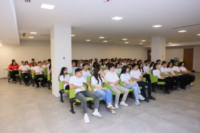 Qubada “Tarixin izi ilə: yaddaşımız gələcəyimizdir” III gənclər düşərgəsi çərçivəsində panel müzakirə keçirilib