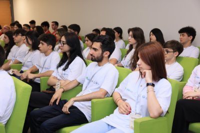Qubada “Tarixin izi ilə: yaddaşımız gələcəyimizdir” III gənclər düşərgəsi çərçivəsində panel müzakirə keçirilib