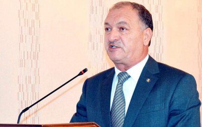 Dəmir barmaqlıqlar arxasında dözə bilməyən məmurlar...