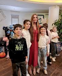 Arzu Əliyeva və Alyona Əliyeva sosial qayğıya ehtiyacı olan uşaqların əyləncəsini təşkil ediblər