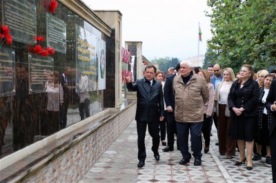 ADU kollektivi Qazax rayonunda Heydər Əliyev Mərkəzini ziyarət edib