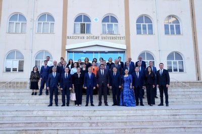 Mənsum İbrahimova “NDU-nun Fəxri professor” diplomu təqdim olundu