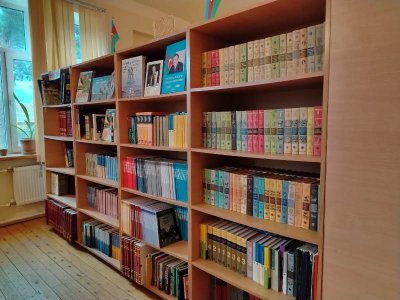 Məktəb kitabxanaları - düşünən gəncliyin təməl beşiyi Məktəb kitabxanaları - düşünən gəncliyin təməl beşiyi