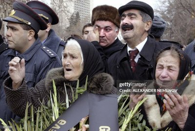 Heydər Əliyevin dəfn günündən TARİXİ FOTOLAR