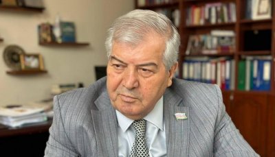 Sabir Rüstəmxanlı Ramiz Rövşənə elə sözlər yazdı ki: "Saçları ilə gözünü örtüb..."  