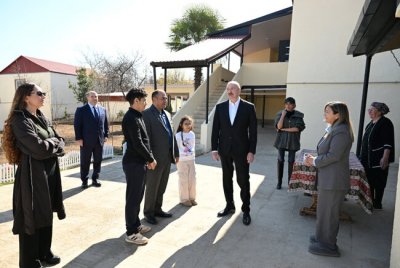 Prezident ailəsi ilə onlara qonaq getdi